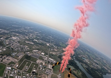 Army Golden Knights fly at Airshow London to celebrate 100 years of Royal Canadian Air Force
