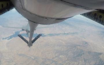 B-1B Lancer conducts aerial refueling with KC-135 Stratotanker