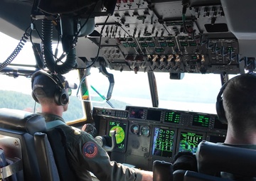 Coast Guard crews participate in search and rescue exercise in Comox, B.C.