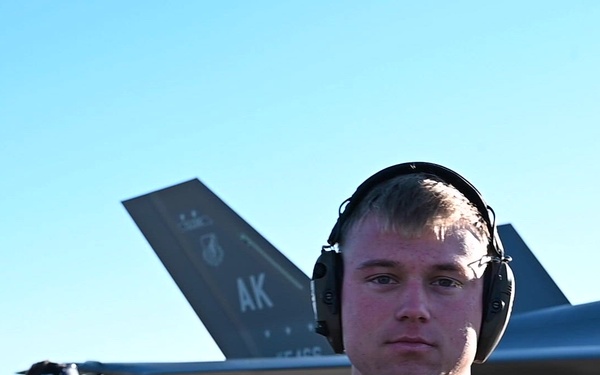 354th LRS POL conducts hot pits