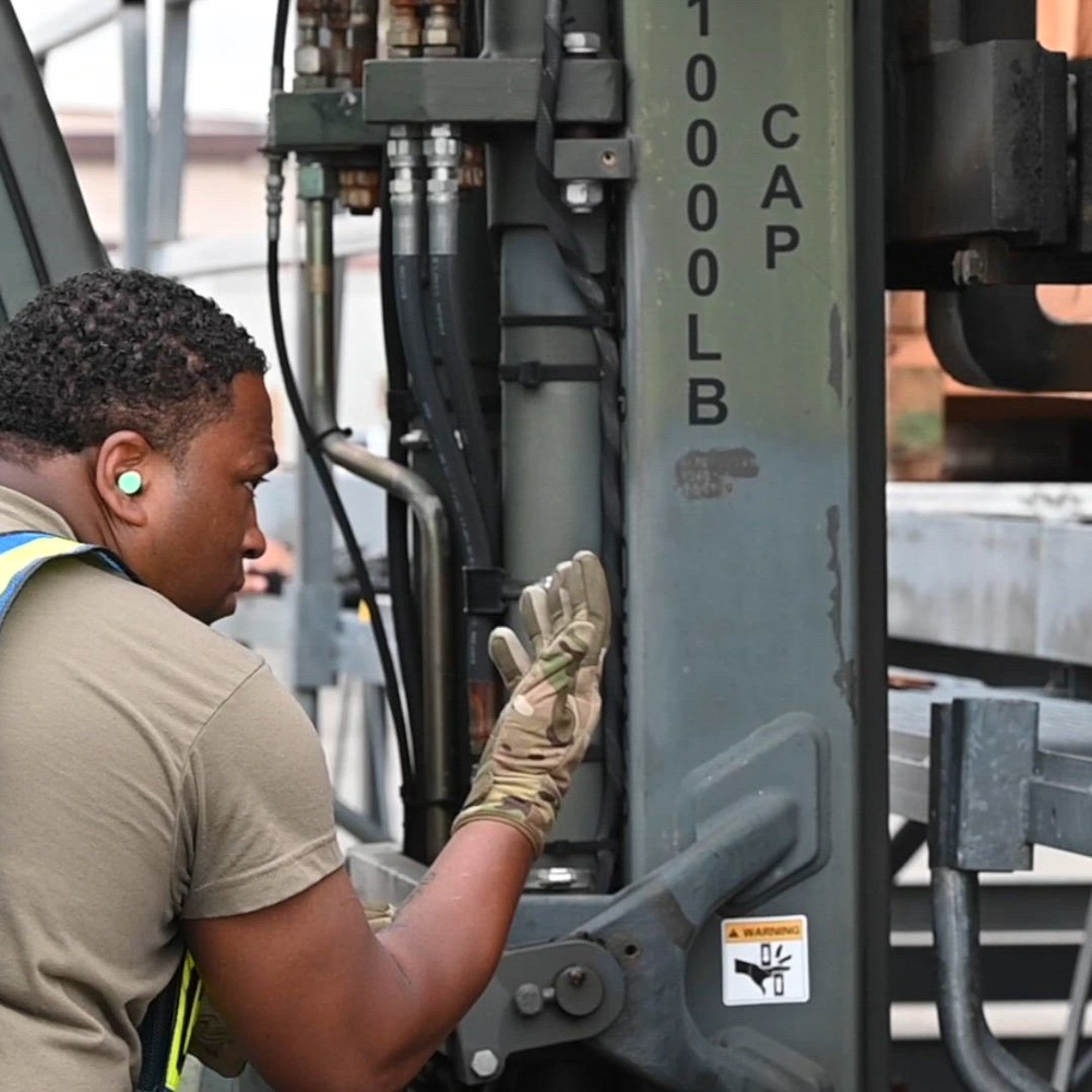 DVIDS - Video - Hand Signals: Art ensures safe cargo loading operations