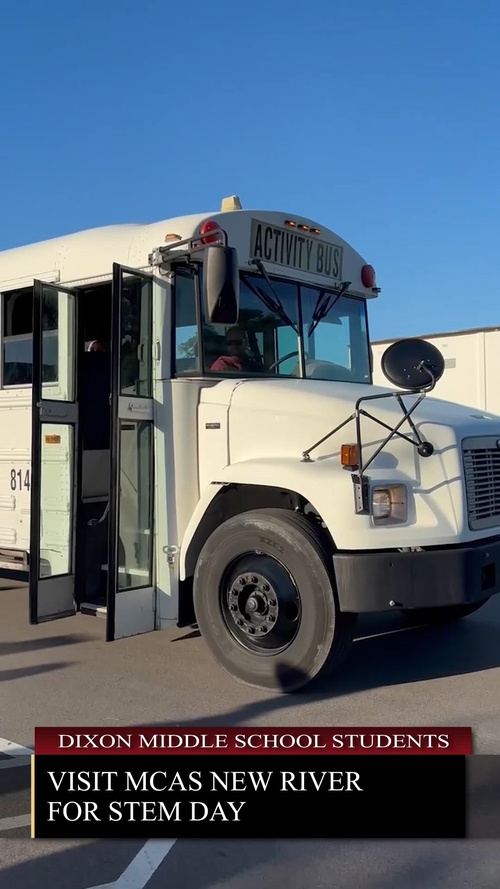 MCAS New River Hosts STEM Day for Dixon Middle School Students