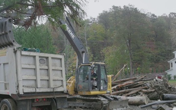 USACE Spotlight Lake Lure debris removal