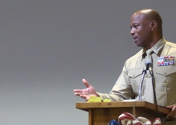 MCI-West Commanding General Speaks at Veterans Association of North County for Veterans Day 2024