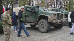 91st Brig. Eng. Bn. showcases military vehicles at a Polish Independence Day celebration