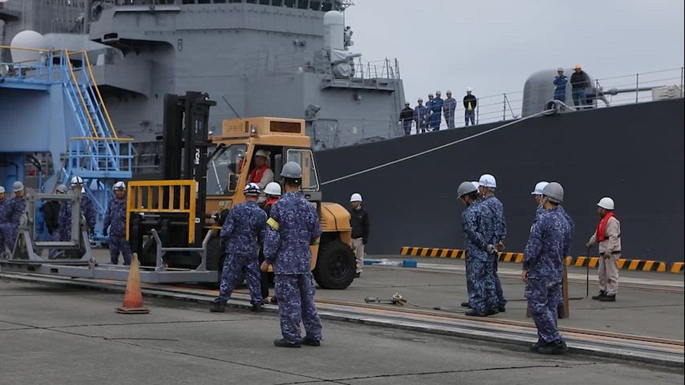 DVIDS - Video - Keen Sword 25: JMSDF Murasame-class destroyer JS ...