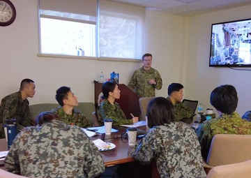 Army dental clinicians share knowledge with Japan Self-Defense Force dental residents