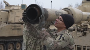 Troopers of 1st Battalion 82nd Field Artillery Regiment prepare for their role in Dynamic Front