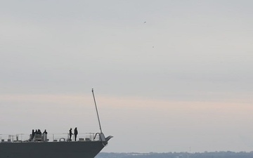 USS Beloit Arrives in Milwaukee for Commissioning