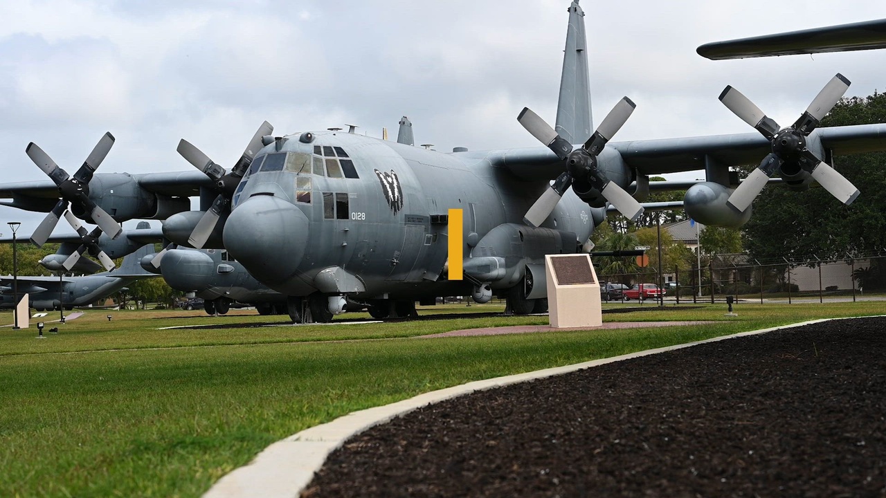 Aviation Fighters Series ⭐︎1/144 AC-130U 1/144 Scale AC-130U AC130 SpookyII GUNSHIP Diecast Metal