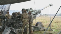 Dynamic Front 25: FAS 2CR shoot M777 howitzer