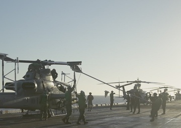 B-Roll: VMM-165 (Rein.) Offloads USS Boxer