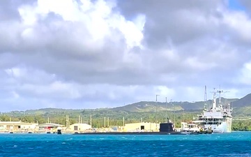 The Virginia-class fast attack submarine USS Minnesota (SSN 783) arrives onboard U.S. Naval Base Guam, Nov 26.