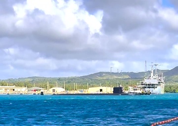The Virginia-class fast attack submarine USS Minnesota (SSN 783) arrives onboard U.S. Naval Base Guam, Nov 26.