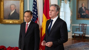 Secretary of State Antony J. Blinken meets with Chairman of the External Relations Committee of the Communist Party of Vietnam Le Hoai Trung