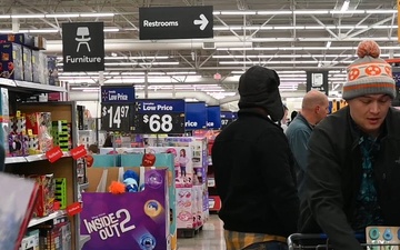 134th ARW Airmen deliver holiday cheer through Santa Cops