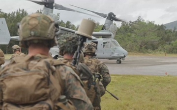 BLT 2/4 Helo Company conducts boarding operations