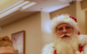 Santa brings his workshop to Quantico B-roll Package