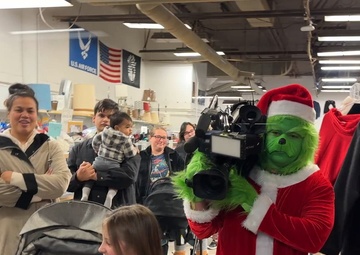 Volunteers bring yule-tidal wave of cheer