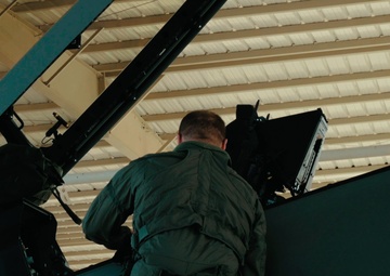 The first Belgian F-35 Arrives at Luke AFB (Version française)