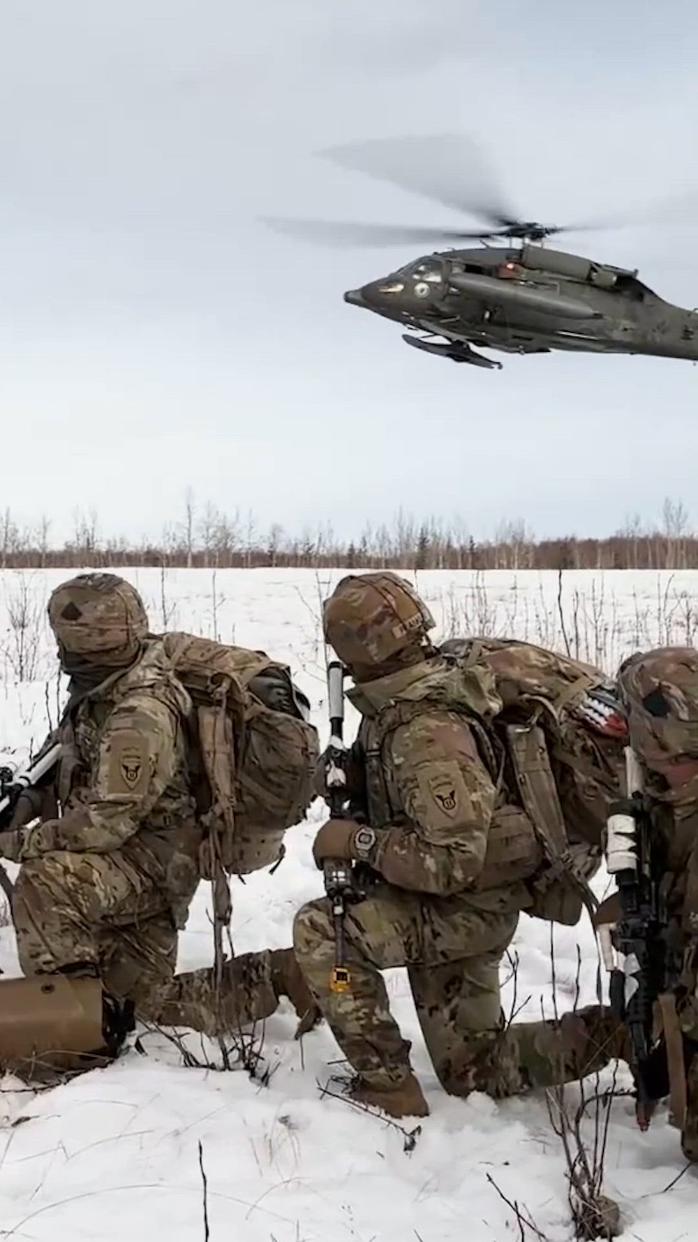 DVIDS - Video - Alaska Guard Soldiers airlift paratroopers