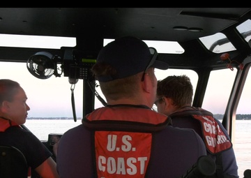 Title: U.S. Coast Guard Destin, Conducts Underwater Demolition Security