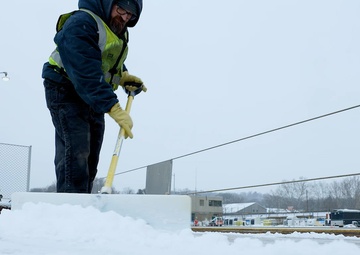 Pittsburgh District continues lock operations through wintery conditions