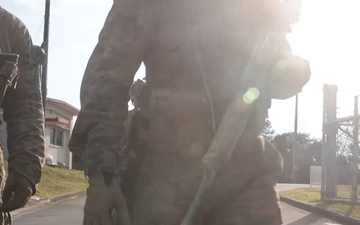 4th Marines Assess Simulated Casualties during Jungle Evacuation Lane