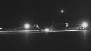 U.S. Soldiers arrive at MCAS Miramar