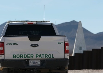 Defense Secretary visits the U.S.-Mexico border