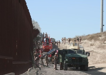 Time Lapse: U.S. Marines deploy concertina wire along southern border wall during  security mission