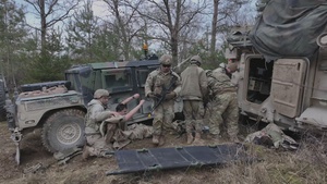 Soldiers from 41st FAB respond to mass casualties during brigade live-fire exercise