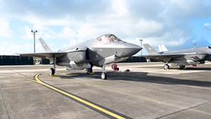 JASDF F-35 taxi and takeoff B-roll