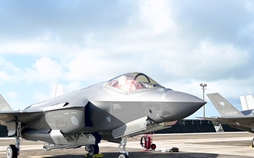 JASDF F-35 taxi and takeoff B-roll