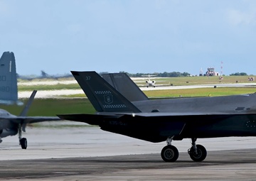 RAAF F-35 crossover video