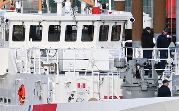 Coast Guard Cutter John Witherspoon fuels in Ketchikan, Alaska