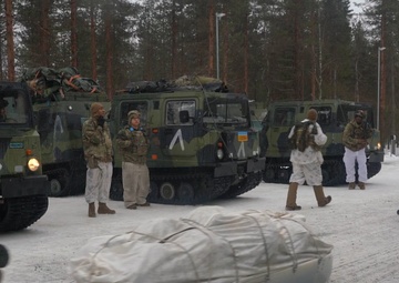 10th Mountain Division (LI) Soldiers prepare to deploy into Sodankylä Training Area