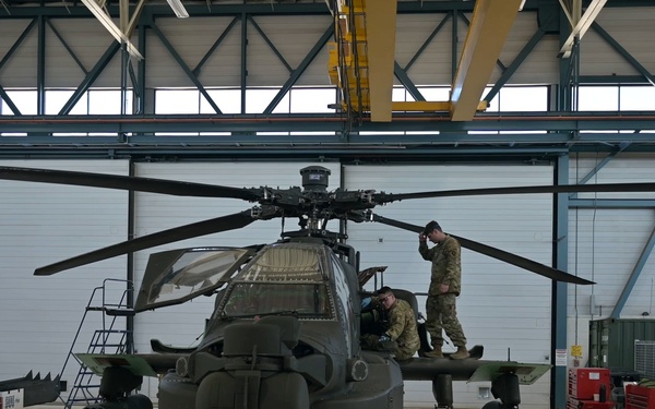 UTARNG- B-Roll- AH-64E Apache Guardian Maintenance