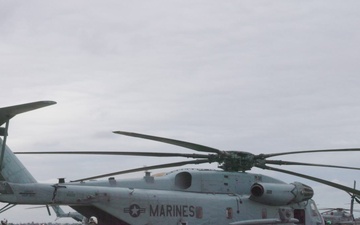 QUART 25.2: HMH-462 Flightline