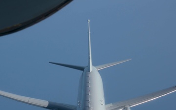 AFCENT tanker refuels Navy ISR aircraft over the Red Sea (stringer)