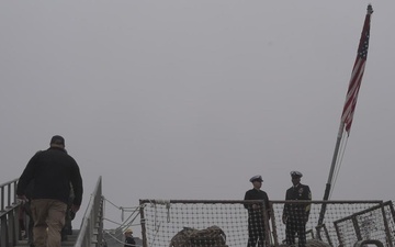 USS Truxtun (DDG 103) Departs Naval Station Norfolk