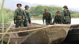 US Army and Royal Thai Army Conduct Combined Wet Gap Crossing Training during Hanuman Guardian 2025