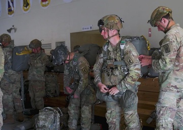 B-Roll:173rd Airborne Brigade conducts operation at Juliet drop zone