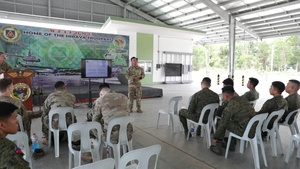 US and Philippine Army Conduct Aircrew Coordination Training