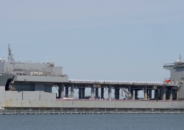 USS Hershel &quot;Woody&quot; Williams (ESB 4) Returns to Naval Station Norfolk