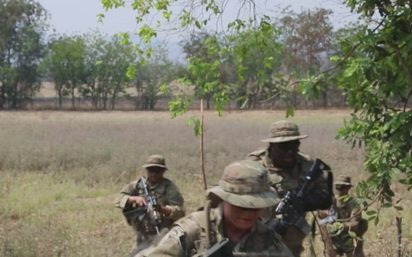 US Soldiers Conduct Movement to Contact Exercise