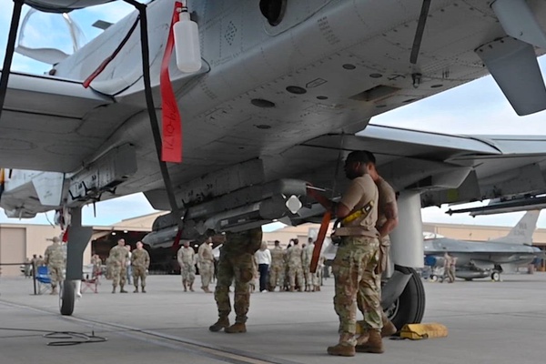 Load Crew Teams Participate in Weapons Load Competition