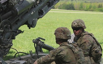 2CR Soldiers conduct Table VI qualification on an M777A2 medium towed Howitzer