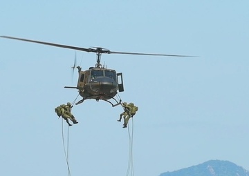 Friendship Day 2025: Fast Rope demo