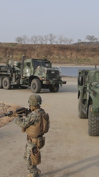 U.S. Marine and Navy conduct field training in South Korea